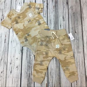 Baby Gap Boys 6 12 18 24 Months Star Wars Shirt & Pants Outfit. NWT